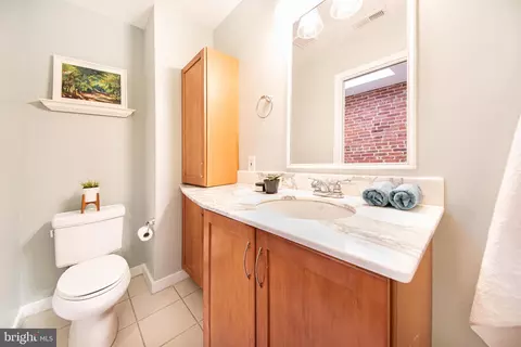 Bath - 131 N Decker Ave, Baltimore, MD 21224 photo 2 of 4