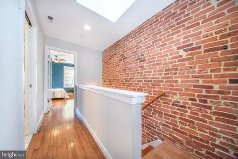 Entry Way - 131 N Decker Ave, Baltimore, MD 21224 photo 4 of 6