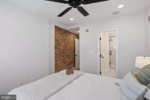 Bedroom - 430 E Clement St, Baltimore, MD 21230 photo 2 of 4