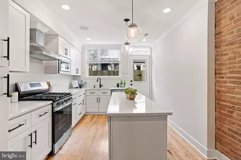 Kitchen - 430 E Clement St, Baltimore, MD 21230 photo 4 of 6
