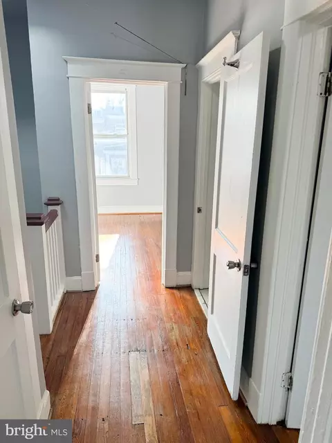 Entry Way - 524 Chateau Ave, Baltimore, MD 21212 photo 5 of 7