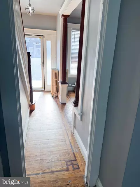 Entry Way - 524 Chateau Ave, Baltimore, MD 21212 photo 1 of 7
