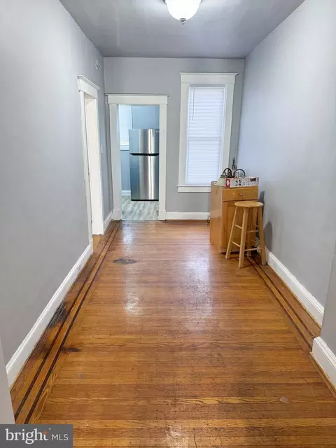 Entry Way - 524 Chateau Ave, Baltimore, MD 21212 photo 3 of 7