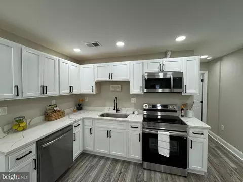 Kitchen - 52 N Monastery Ave, Baltimore, MD 21229 photo 2 of 4