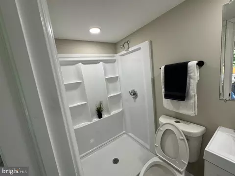 Bath - 52 N Monastery Ave, Baltimore, MD 21229 photo 2 of 2