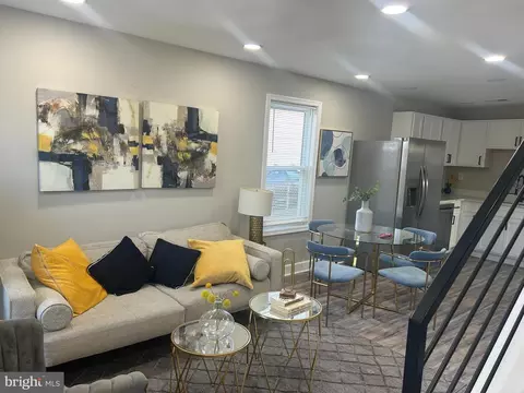 Entry Way - 52 N Monastery Ave, Baltimore, MD 21229 photo 1 of 5