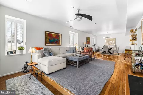 Living - 820 William St #5, Baltimore, MD 21230 photo 3 of 4