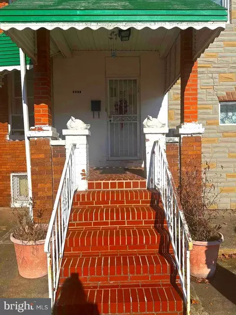 2526 E Chase St, Baltimore, MD 21213