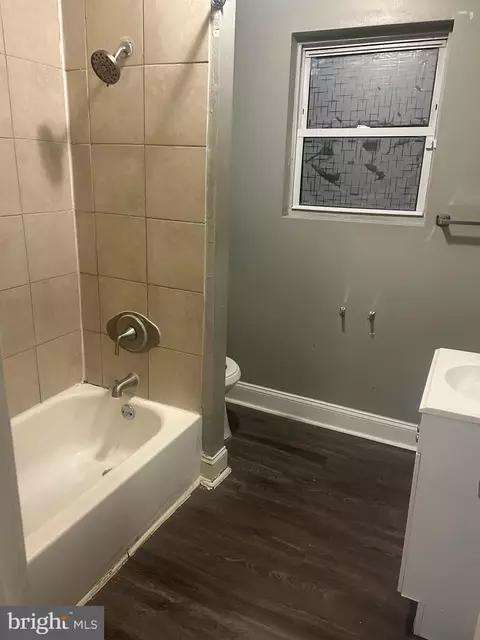 Bath - 548 E 38th St, Baltimore, MD 21218 photo 1 of 2