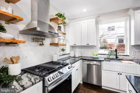 Kitchen - 1508 E 33rd St, Baltimore, MD 21218 photo 4 of 5