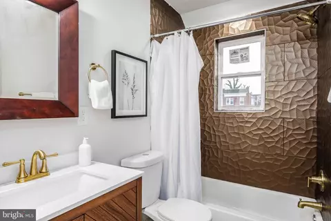 Bath - 1508 E 33rd St, Baltimore, MD 21218 photo 1 of 5