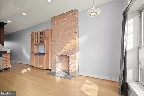 2406 E Fairmount Ave, Baltimore, MD 21224 photo 4