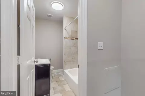 Entry Way - 802 Mccabe Ave, Baltimore, MD 21212 photo 2 of 2