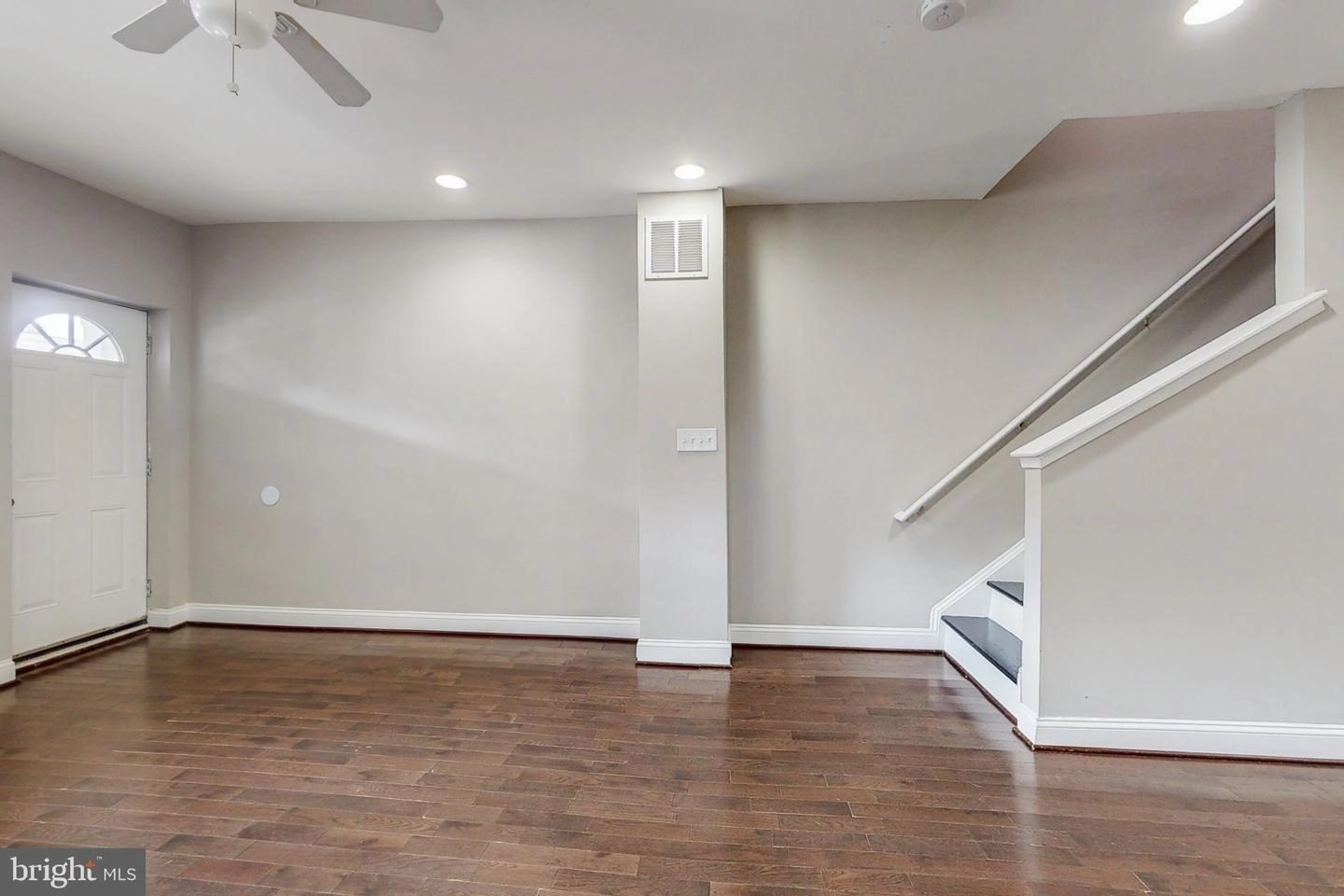 Living - 802 Mccabe Ave, Baltimore, MD 21212 photo 2 of 7