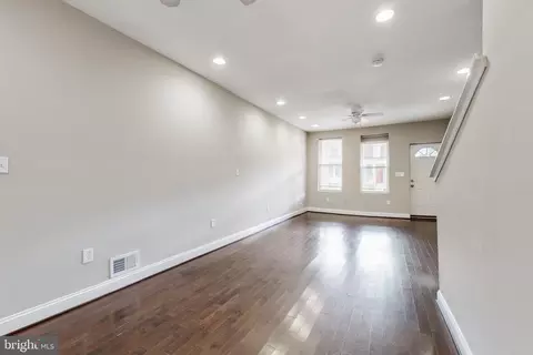 Living - 802 Mccabe Ave, Baltimore, MD 21212 photo 4 of 7