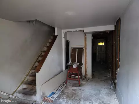 1134 Shields Pl, Baltimore, MD 21201 photo 4