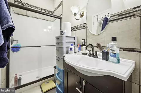 Bath - 2735 N Calvert St, Baltimore, MD 21218 photo 6 of 6