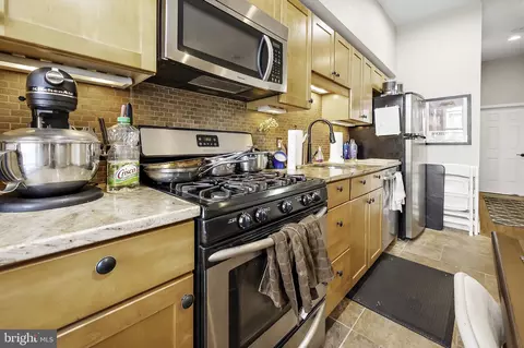 Kitchen - 2735 N Calvert St, Baltimore, MD 21218 photo 6 of 7