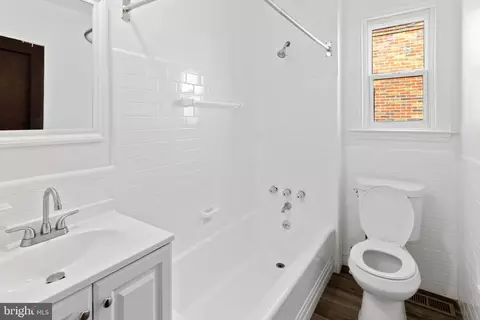 Bath - 4341 Berger Ave, Baltimore, MD 21206 photo 2 of 2