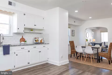 Entry Way - 4341 Berger Ave, Baltimore, MD 21206 photo 3 of 3