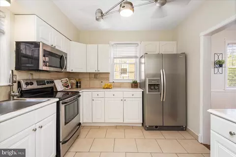 Kitchen - 841 E Belvedere Ave E, Baltimore, MD 21212 photo 2 of 3