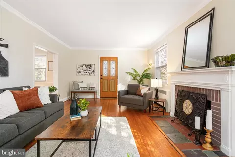 Entry Way - 841 E Belvedere Ave E, Baltimore, MD 21212 photo 1 of 4
