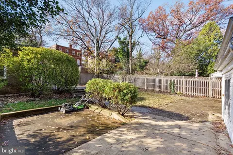 Exterior - 841 E Belvedere Ave E, Baltimore, MD 21212 photo 2 of 8