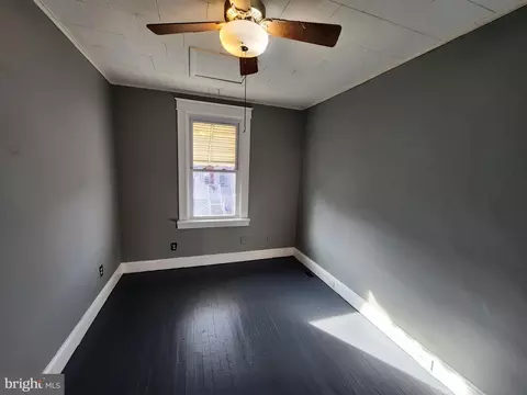 Bedroom - 3627 Roberts Pl, Baltimore, MD 21224 photo 2 of 3