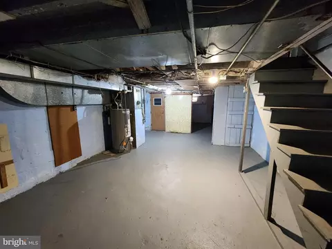 Entry Way - 3627 Roberts Pl, Baltimore, MD 21224 photo 6 of 6