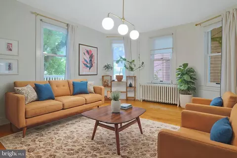 Living - 4811 Crowson Ave, Baltimore, MD 21212 photo 1 of 1
