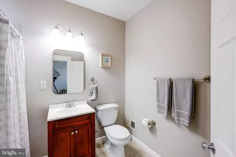 Bath - 607 Savage St, Baltimore, MD 21224 photo 1 of 6