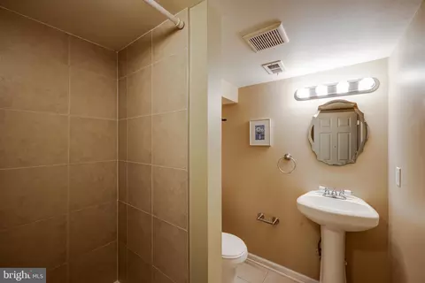 Bath - 607 Savage St, Baltimore, MD 21224 photo 5 of 6