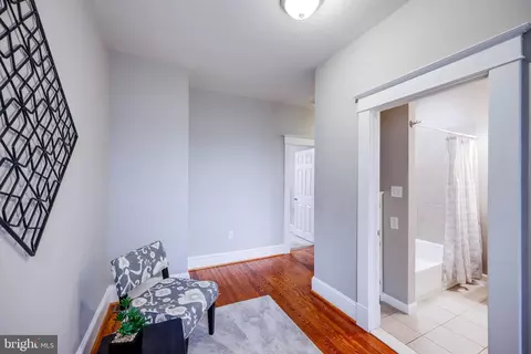 Entry Way - 607 Savage St, Baltimore, MD 21224 photo 2 of 3