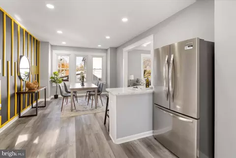Entry Way - 6226 Everall Ave, Baltimore, MD 21206 photo 2 of 8