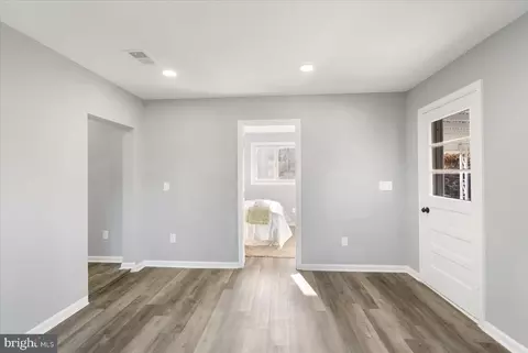 Entry Way - 6226 Everall Ave, Baltimore, MD 21206 photo 5 of 8