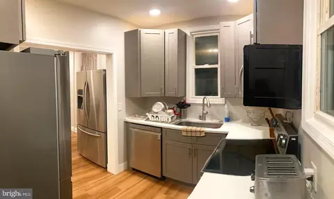 Entry Way - 5004 Ross Rd, Baltimore, MD 21214 photo 1 of 1