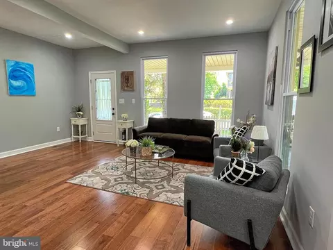 Living - 504 Cedarcroft Rd, Baltimore, MD 21212 photo 1 of 4
