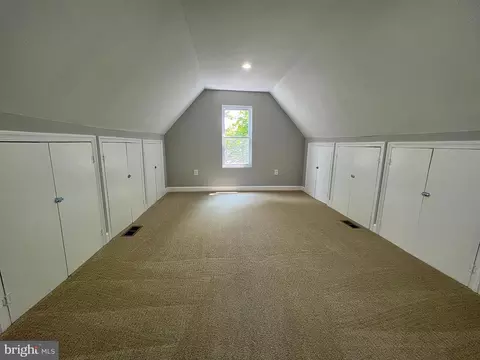 Entry Way - 504 Cedarcroft Rd, Baltimore, MD 21212 photo 2 of 3