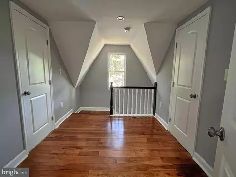 Entry Way - 504 Cedarcroft Rd, Baltimore, MD 21212 photo 3 of 3