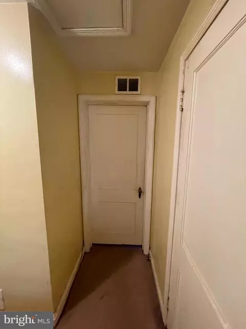 Entry Way - 2007 Harman Ave, Baltimore, MD 21230 photo 4 of 8