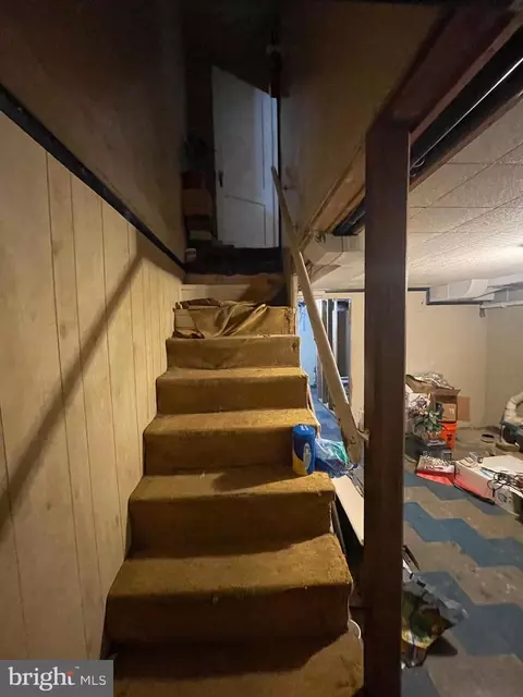 Entry Way - 2007 Harman Ave, Baltimore, MD 21230 photo 5 of 8