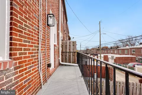 Exterior - 4301 Shamrock Ave, Baltimore, MD 21206 photo 2 of 3