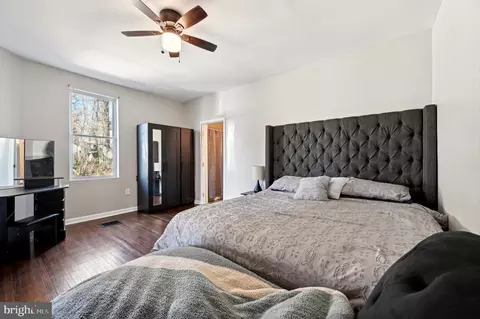 Bedroom - 3410 Hamilton Ave, Baltimore, MD 21214 photo 2 of 13