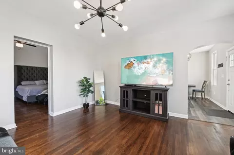 Entry Way - 3410 Hamilton Ave, Baltimore, MD 21214 photo 1 of 7