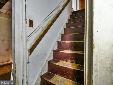 Entry Way - 2508 Huron St, Baltimore, MD 21230 photo 4 of 8