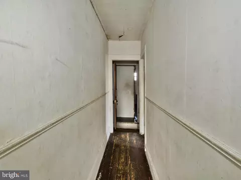 Entry Way - 2508 Huron St, Baltimore, MD 21230 photo 6 of 8