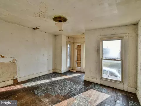 Living - 2508 Huron St, Baltimore, MD 21230 photo 1 of 1
