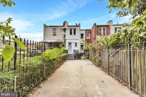 Exterior - 4 S Monastery Ave, Baltimore, MD 21229 photo 4 of 4