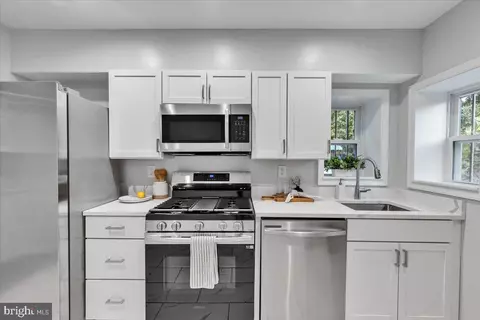 Kitchen - 4 S Monastery Ave, Baltimore, MD 21229 photo 2 of 3