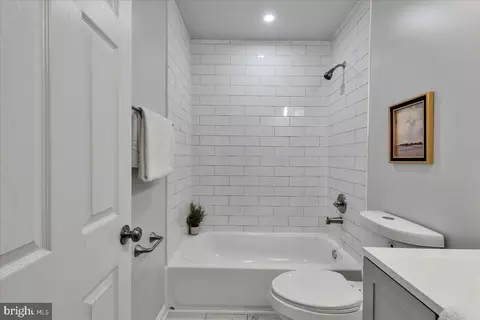 Bath - 4 S Monastery Ave, Baltimore, MD 21229 photo 1 of 4